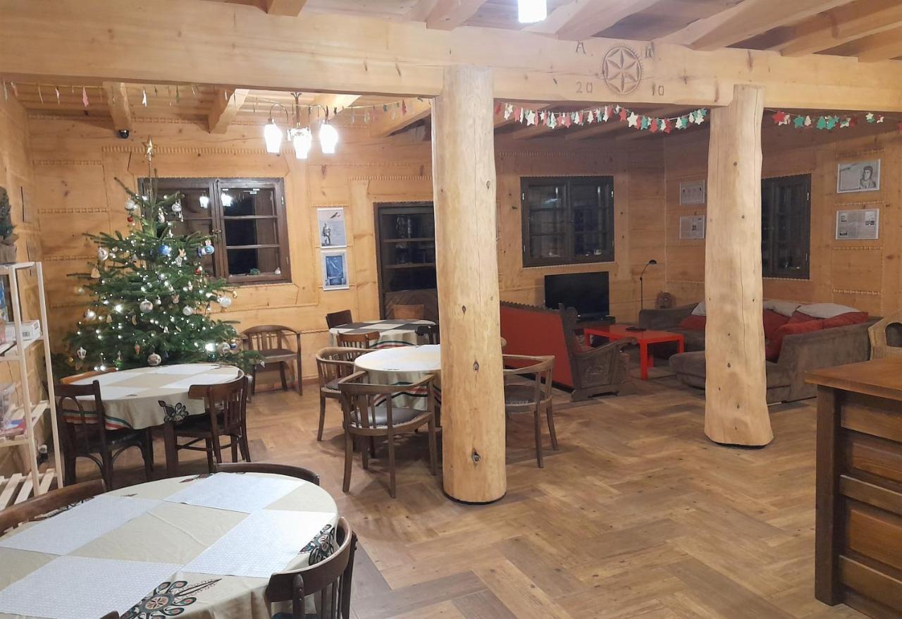 Hotel Chochlik Ustrzyki Dolne Exterior foto